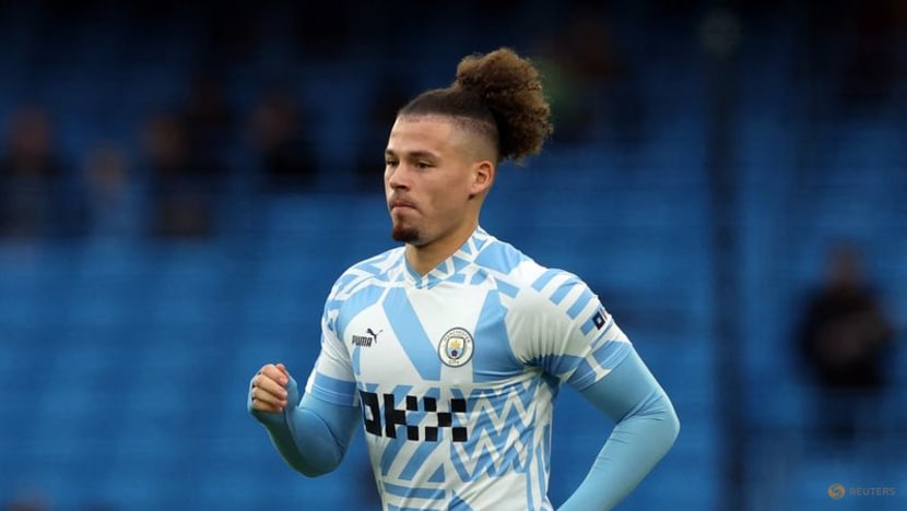 City's Phillips learns lesson on keeping fit- Guardiola City's Phillips learns lesson on keeping fit- Guardiola