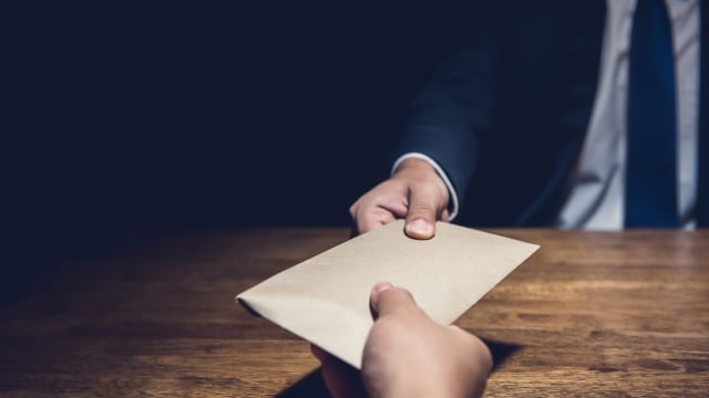 清洁公司董事企图贿赂商联会主席 以换取清洁合约被罚款