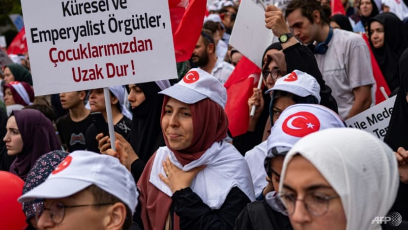 Hundreds attend anti-LGBTQ rally in Turkey Hundreds attend anti-LGBTQ rally in Turkey
