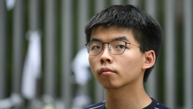 藐视法庭罪成 香港民运人士黄之锋被判入狱三个月