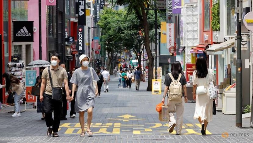 South Korea's new COVID-19 cases dip from record high South Korea's new COVID-19 cases dip from record high
