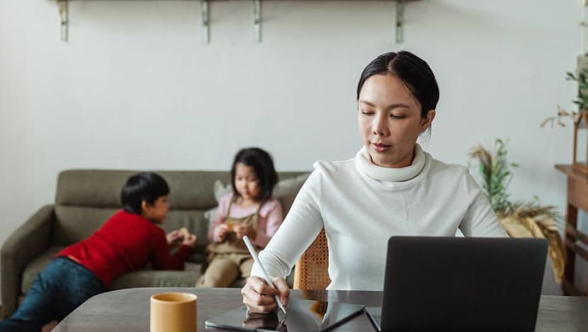 Commentary: 'Zigzag working' is the new pandemic reality for parents and employers Commentary: 'Zigzag working' is the new pandemic reality for parents and employers