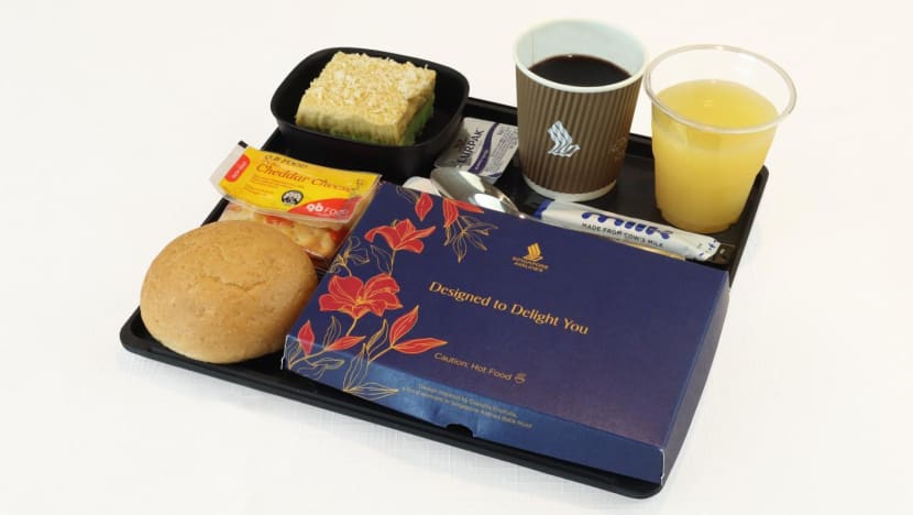 SIA will not proceed with paper boxes for food on medium- and long-haul flights after trial feedback SIA will not proceed with paper boxes for food on medium- and long-haul flights after trial feedback