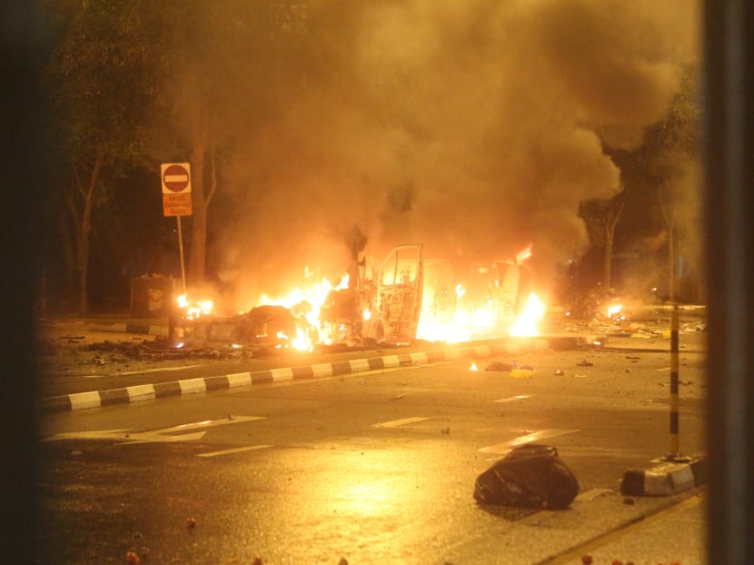 Riot in Little India on 8 Dec 2013. Photo by OOI BOON KEONG