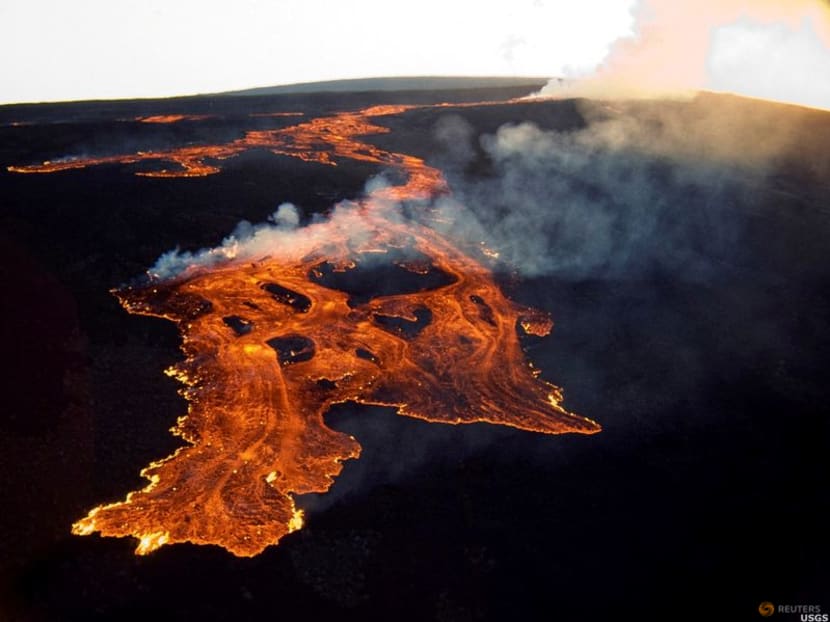 FactboxHawaii's Mauna Loa volcano erupts TODAY