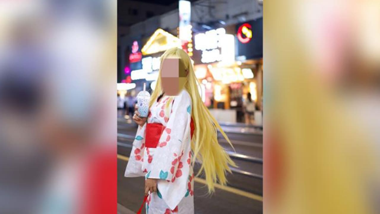 A Chinese woman said she was taken away by local police in the midst of a cosplay photoshoot in Huaihai Street, also known as the "Japanese Street" of Suzhou.