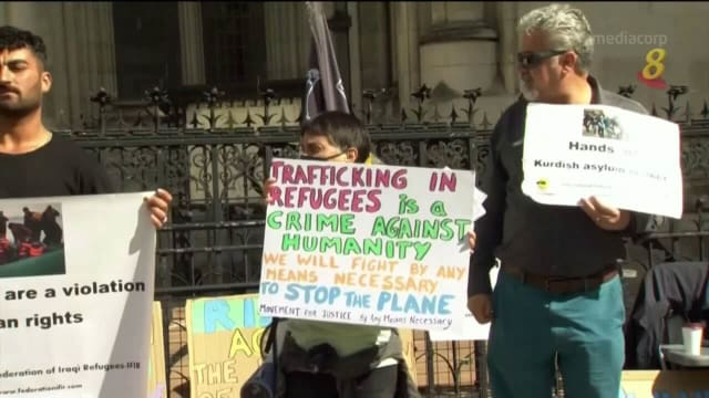 英国上诉法院拒绝发出临时禁令阻止遣送难民到卢旺达航班起飞