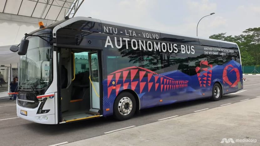 Driverless electric bus launched by NTU and Volvo in 'world first' Driverless electric bus launched by NTU and Volvo in 'world first'