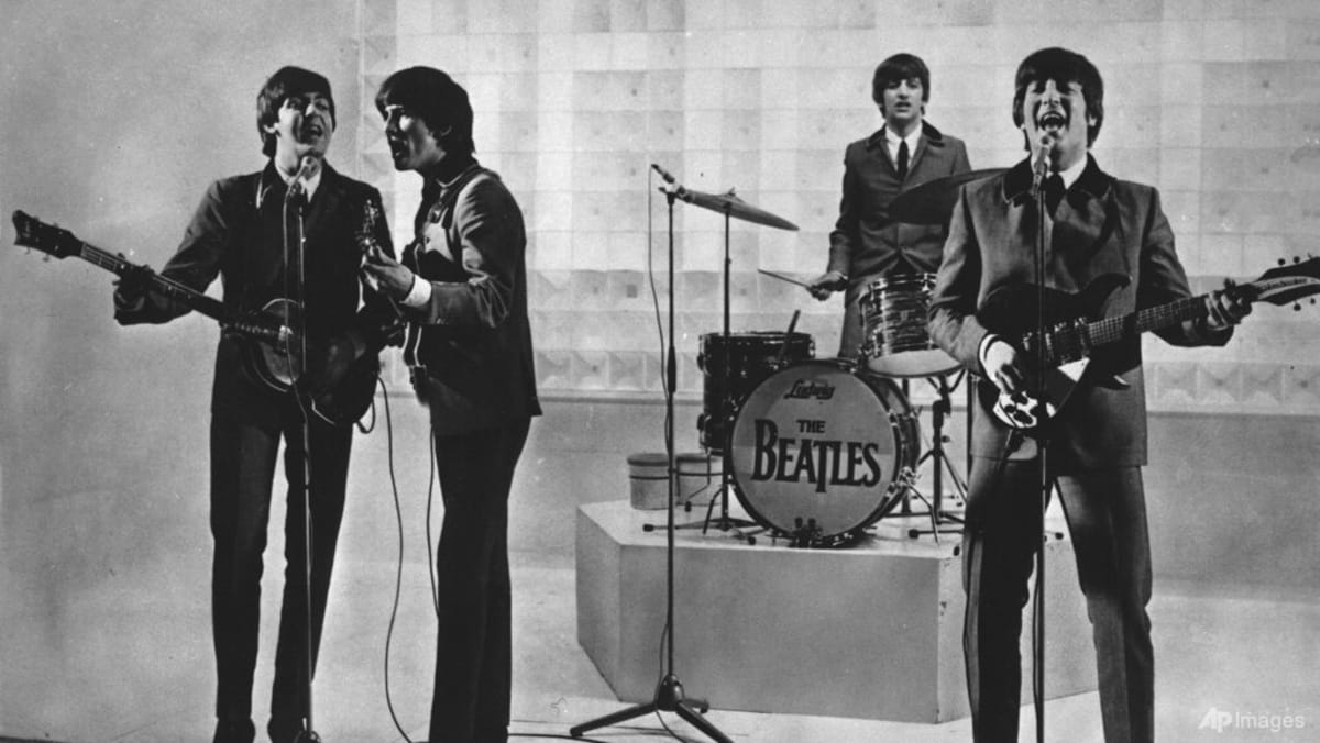 The Beatles kembali dengan akhir yang lebih bahagia di buku baru, film, dan album akhir yang dikerjakan ulang
