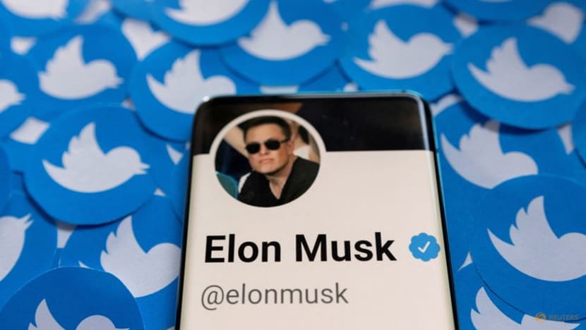 Elon Musk plans to take Twitter public again later - WSJ
