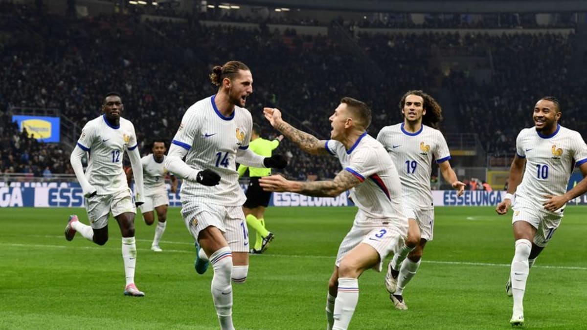 Rabiot and Digne help France to secure top spot with win over Italy