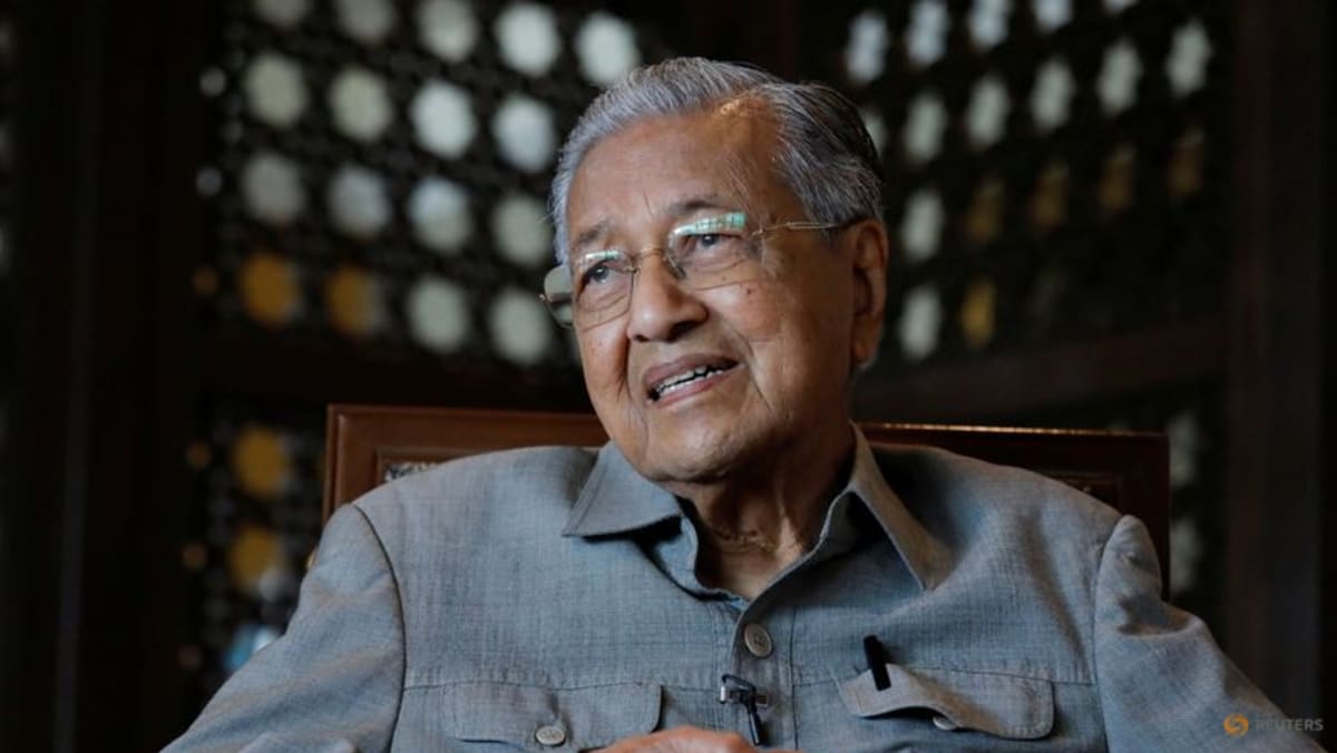 Former Malaysian PM Mahathir, 99, hospitalised with respiratory infection Former Malaysian PM Mahathir, 99, hospitalised with respiratory infection