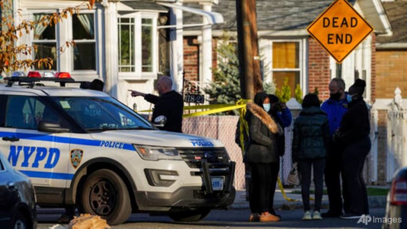 2 New York City officers shot, suspected shooter killed 2 New York City officers shot, suspected shooter killed