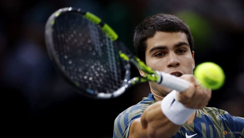 Alcaraz breezes into Paris quarters, Ruud knocked out Alcaraz breezes into Paris quarters, Ruud knocked out