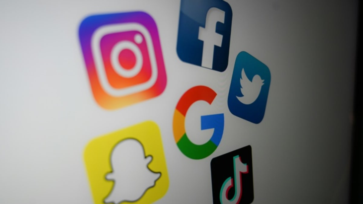 US top health official sounds alarm on child social media use US top health official sounds alarm on child social media use