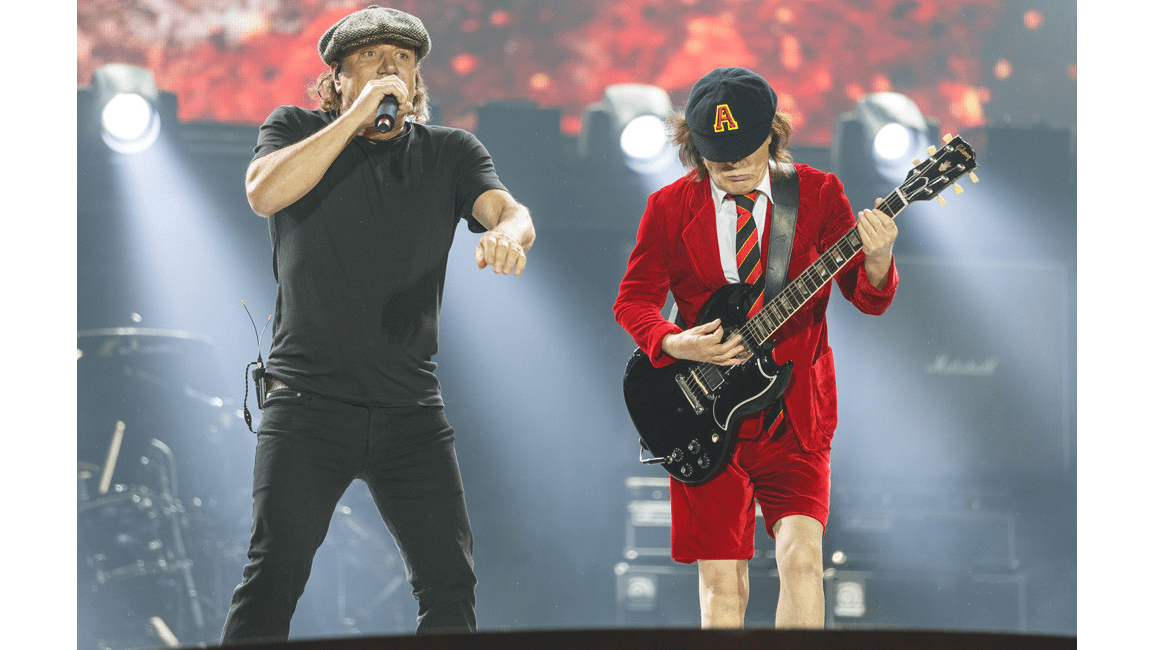 Study: Surgeons Who Listen To AC/DC Are Faster, More Accurate And Efficient Study: Surgeons Who Listen To AC/DC Are Faster, More Accurate And Efficient