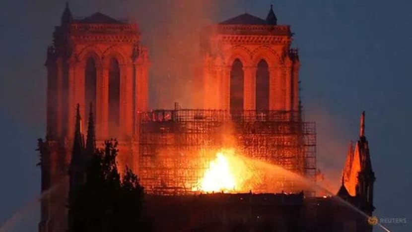 Notre Dame தேவாலயத் தீ: பிரதமர் லீ ஆழ்ந்த வருத்தம்