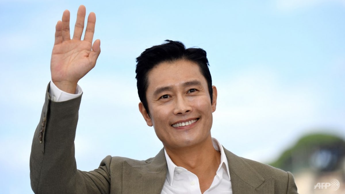 Korean actor Lee Byung-hun and wife Lee Min-jung test positive for COVID-19  - CNA Lifestyle
