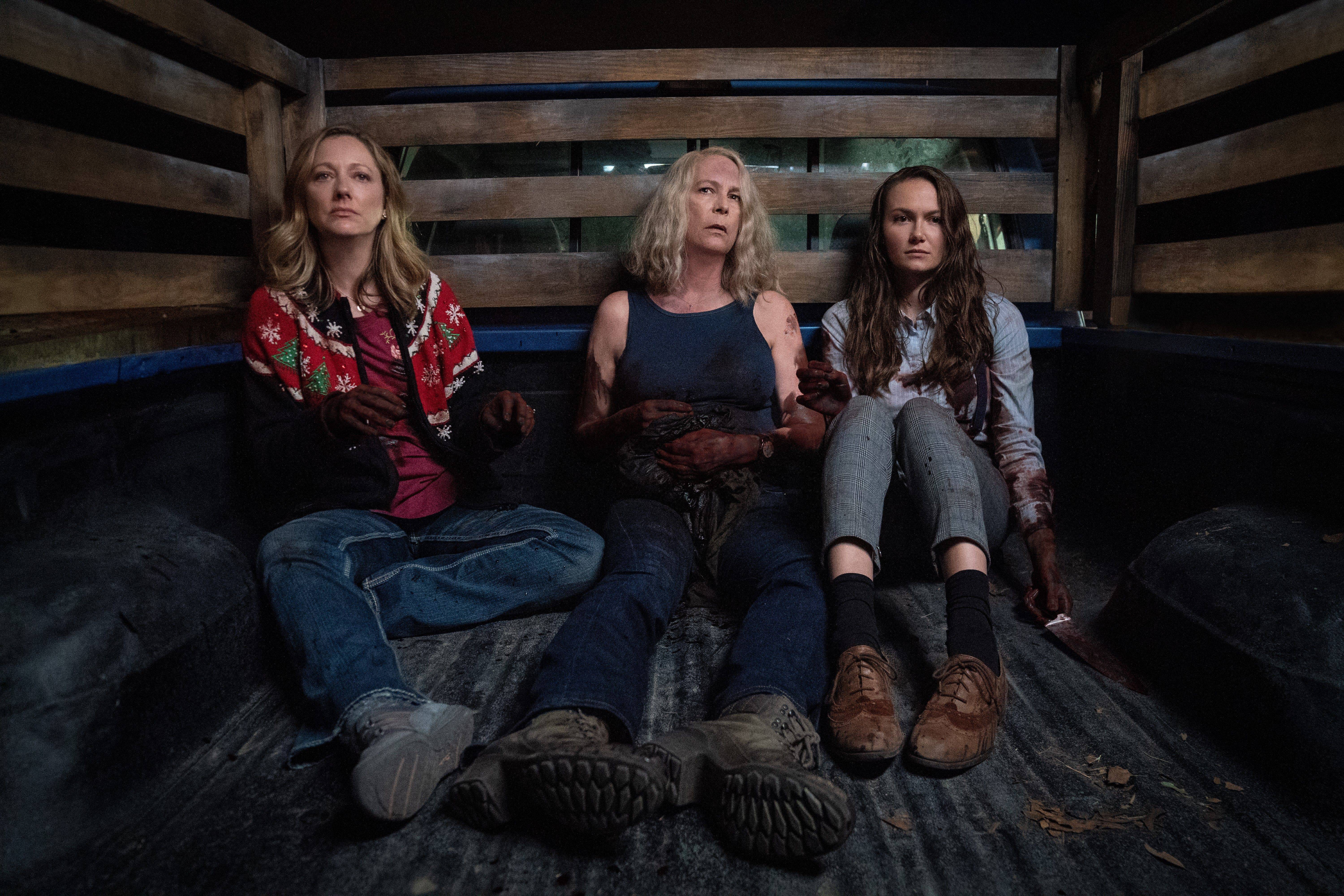 Jamie Lee Curtis Totally Agrees With Us That Halloween Kills Is Very Violent: “It’s The Sign Of The Times” Jamie Lee Curtis Totally Agrees With Us That Halloween Kills Is Very Violent: “It’s The Sign Of The Times”
