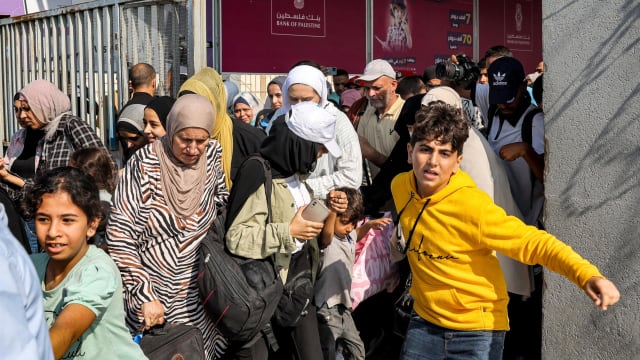 埃及将助受困卡萨地带外国人和双重国籍者离开