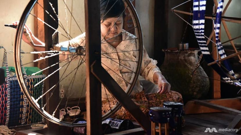 From lotus pond to high fashion: Myanmar weaves legacy of exquisite fabric From lotus pond to high fashion: Myanmar weaves legacy of exquisite fabric