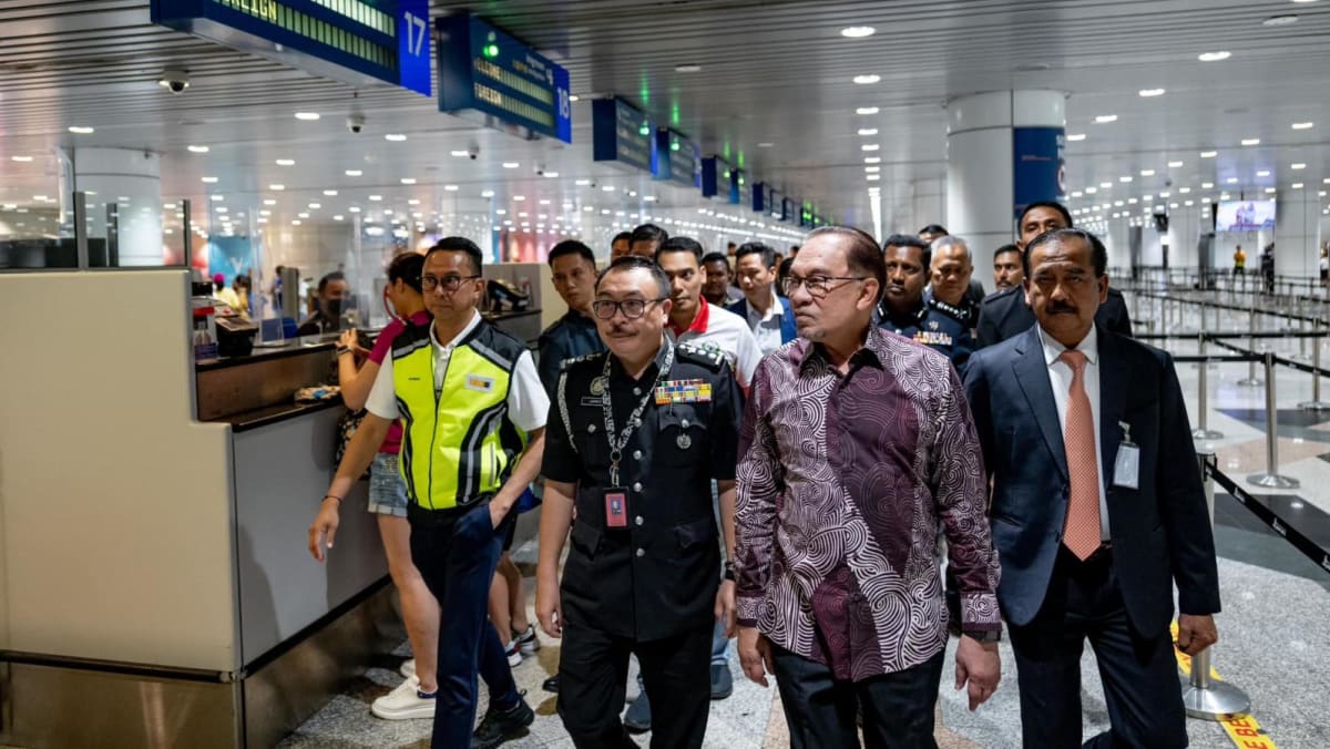 吉隆坡机场事件：马来西亚总理安瓦尔表示，如果发现错误，政府将采取行动