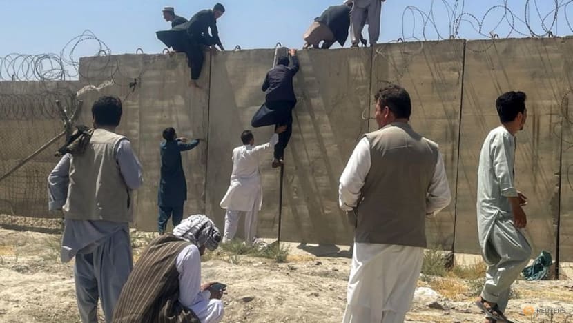 Kabul planes mobbed as Afghans make a desperate dash to exit Kabul planes mobbed as Afghans make a desperate dash to exit