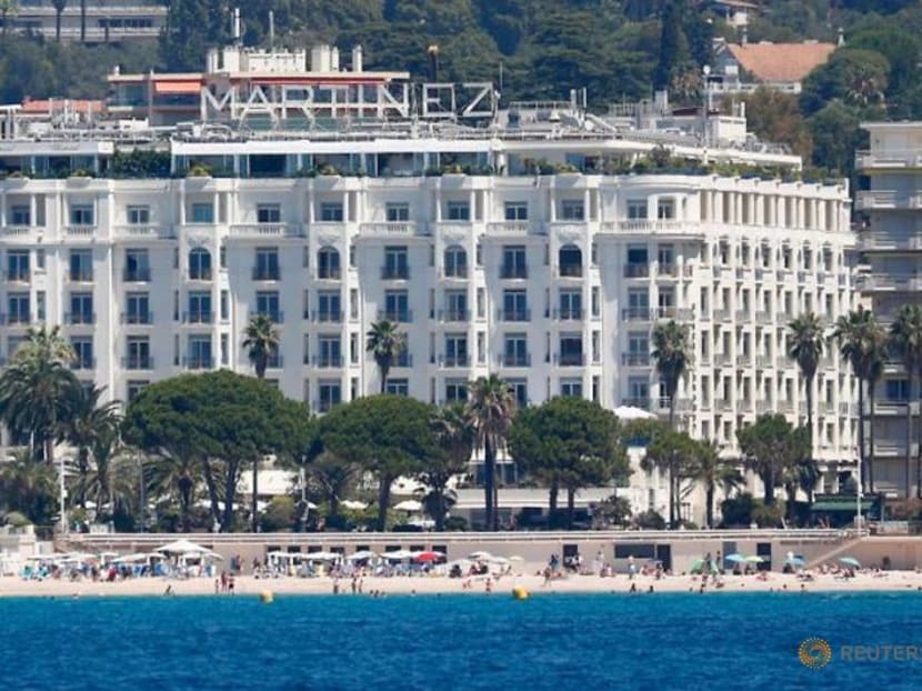 Film fans, holidaymakers mingle for COVID-conscious Cannes comeback Film fans, holidaymakers mingle for COVID-conscious Cannes comeback