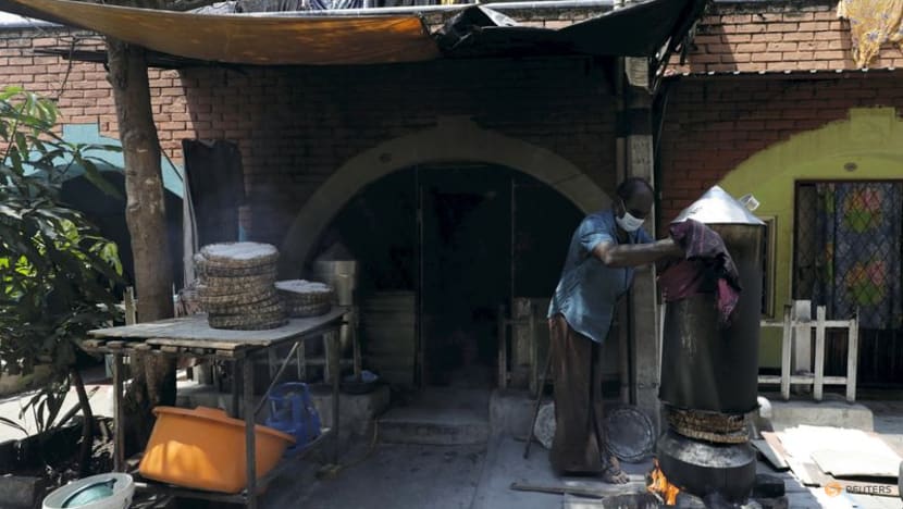 Hundreds of bakeries shut in Sri Lanka after cooking gas runs out Hundreds of bakeries shut in Sri Lanka after cooking gas runs out