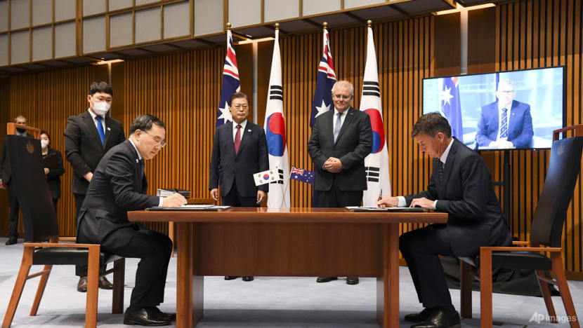 Australia and South Korea sign defence deal as leaders meet