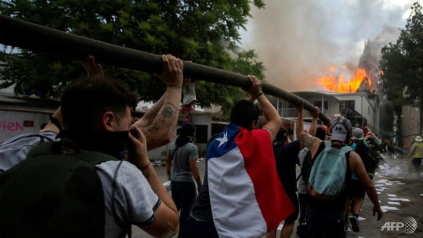 Chile to amend constitution, a key demand of protesters