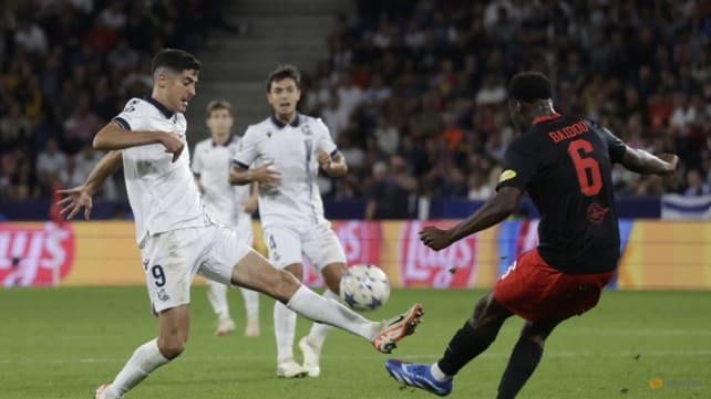Oyarzabal and Mendez on target as Real Sociedad win 2-0 at Salzburg