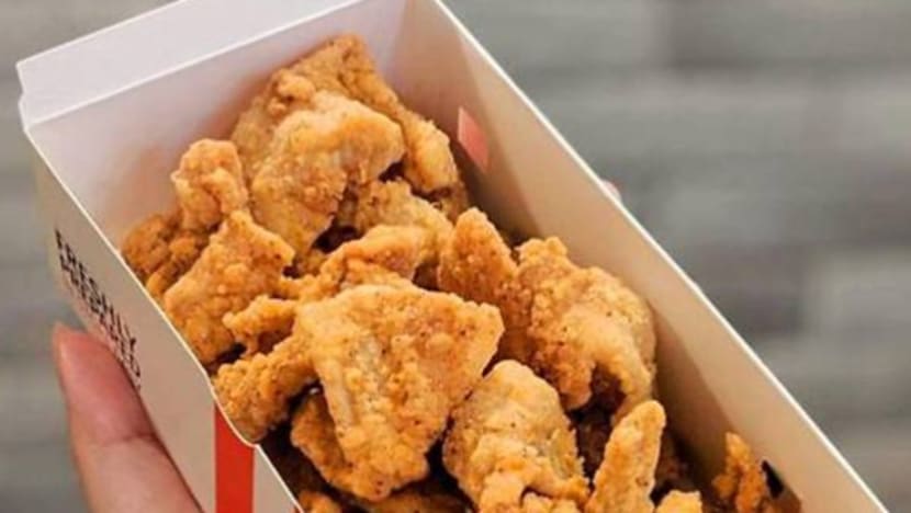 KFC S'pura akan jual kulit ayam digoreng mulai Isnin depan