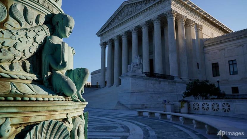 Google, Oracle meet in copyright clash at Supreme Court Google, Oracle meet in copyright clash at Supreme Court