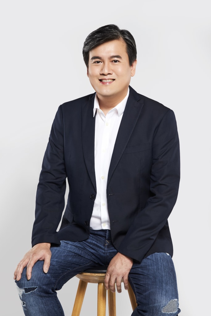 Sam Lee 高级编审 (英语戏剧制作) Sam Lee 高级编审 (英语戏剧制作)