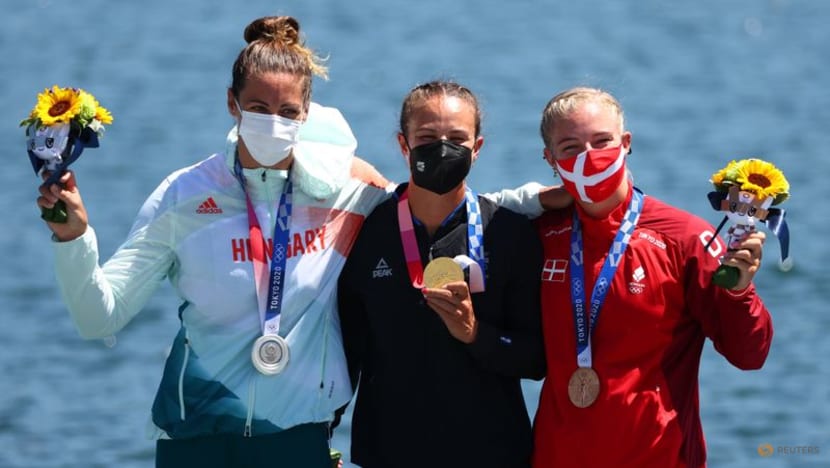 Olympics-Canoe sprint-Carrington wins gold, becomes New Zealand's most decorated Olympian Olympics-Canoe sprint-Carrington wins gold, becomes New Zealand's most decorated Olympian