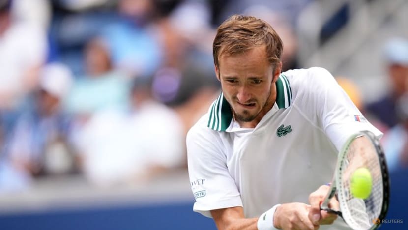 Tennis: Medvedev continues US Open sprint with third-round win Tennis: Medvedev continues US Open sprint with third-round win
