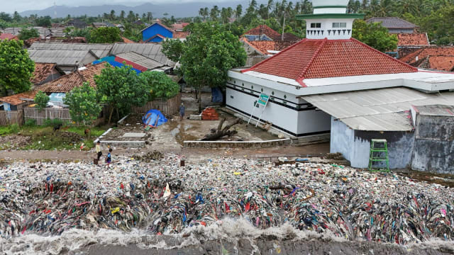 印尼出现最脏海滩 垃圾“堆积如山”