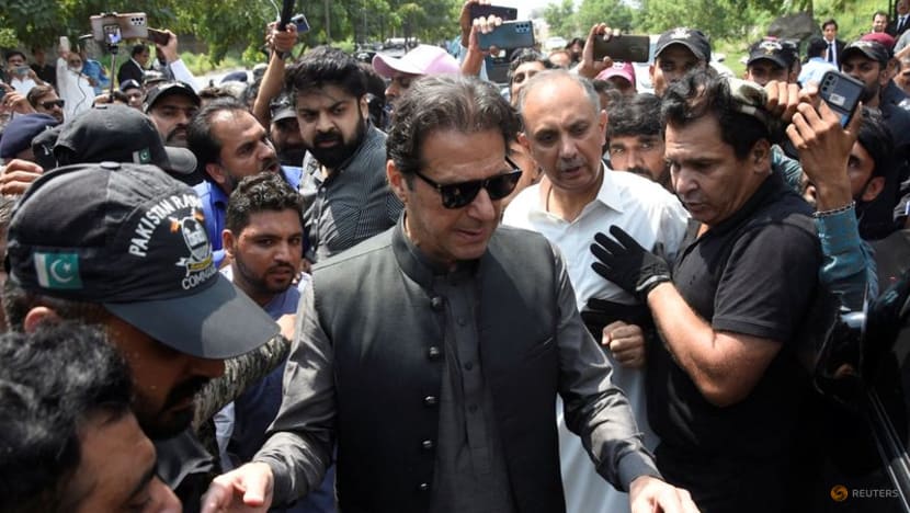 Former Pakistan prime minister Imran Khan apologises in contempt of court case
