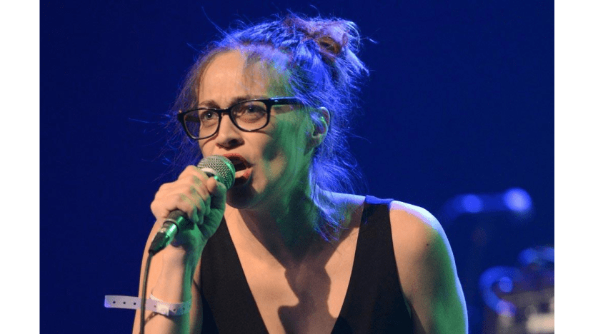 Fiona Apple gives seal of approval of Jennifer Lopez pole-dancing to Criminal Fiona Apple gives seal of approval of Jennifer Lopez pole-dancing to Criminal
