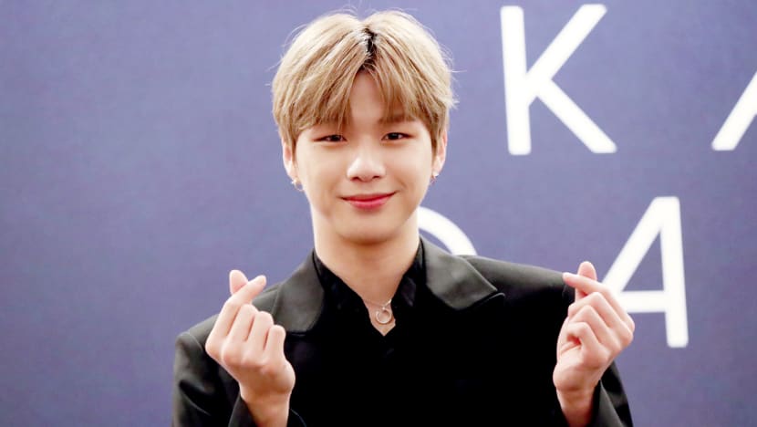 Kang Daniel wants to puts his fans before everything else (so we guess that includes his girlfriend too)