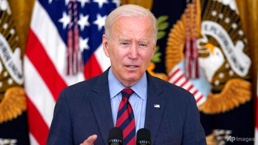 Biden chides Republican governors who resist COVID-19 vaccine rules