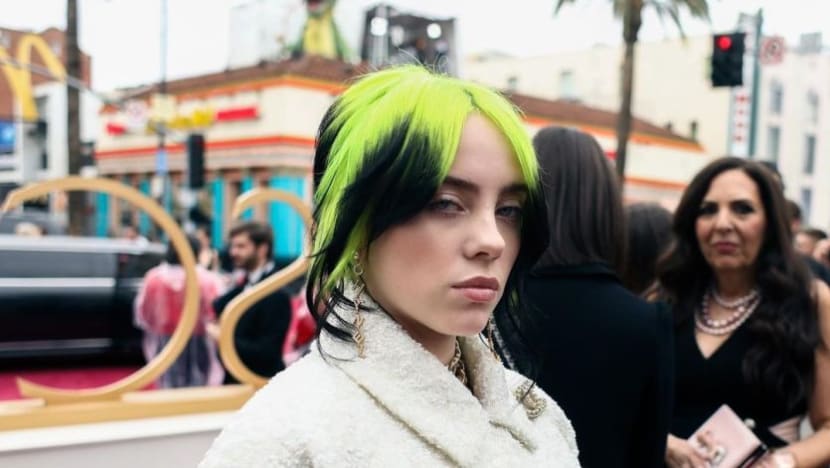 Billie Eilish Threatens Not To Release New Album If Fans Do Not Stop Making Fun Of Her Green Hair Billie Eilish Threatens Not To Release New Album If Fans Do Not Stop Making Fun Of Her Green Hair