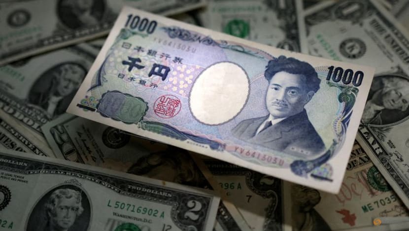 Yen breaks above 145/$ level in choppy trading, dollar firm