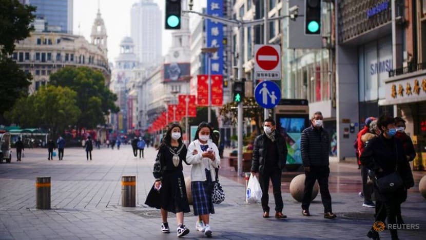 Some Shanghai malls, residential complexes demand to see COVID-19 vaccination proof Some Shanghai malls, residential complexes demand to see COVID-19 vaccination proof