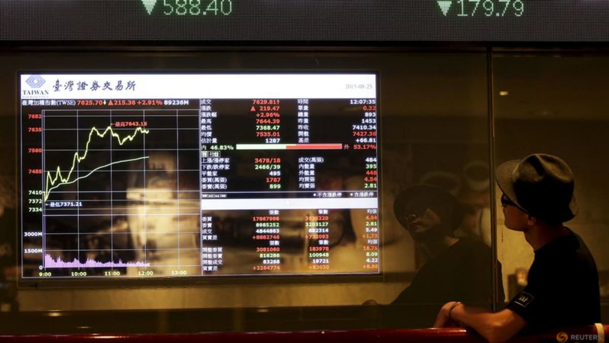 Taiwan deputy fin min urges investors to stay calm as market falls