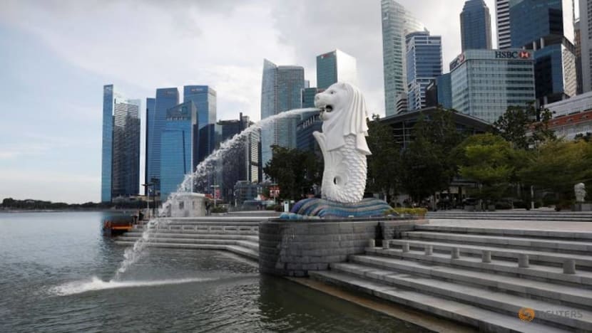 Police investigating after body retrieved in waters off Merlion Park