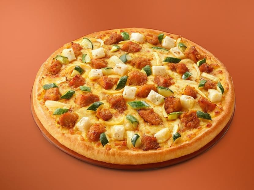 Love satay? Say hello to Pizza Hut Singapore’s newest offering, the chicken satay pizza 