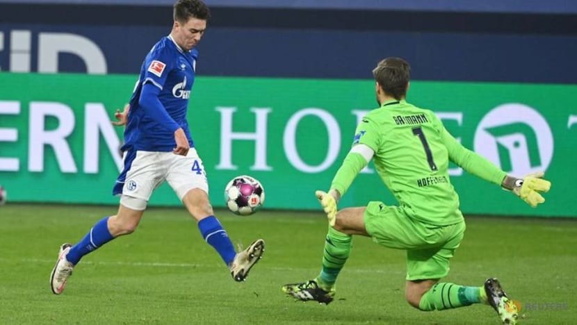 Schalke's Hoppe nets hat-trick to snap 30-game winless run Schalke's Hoppe nets hat-trick to snap 30-game winless run