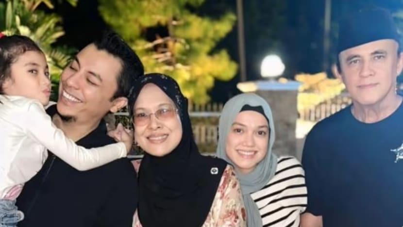Puteri Sarah luah rasa syukur Syamsul Yusof pulang ke pangkuan keluarga Puteri Sarah luah rasa syukur Syamsul Yusof pulang ke pangkuan keluarga